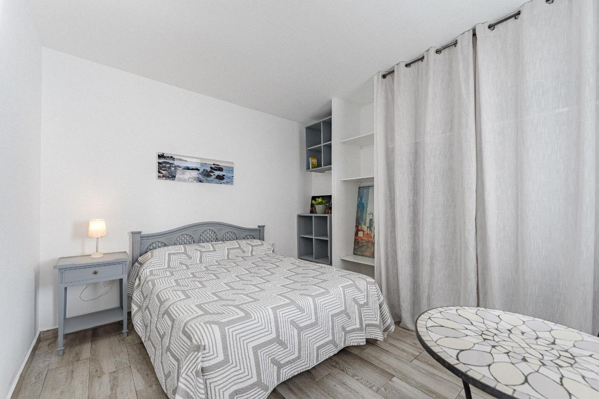 Primavera Tranquil Retreat 2-Bedroom Apartment With Balcony, Garden View & Fiber Wifi Арона Екстериор снимка