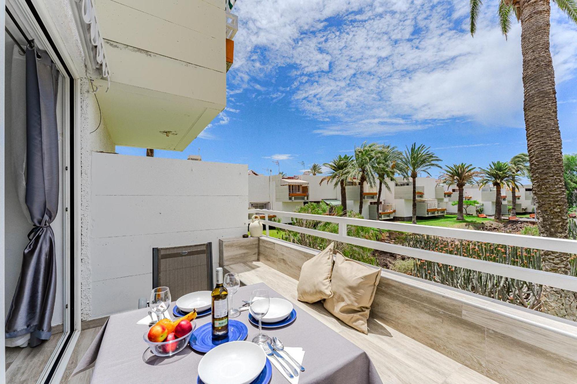Primavera Tranquil Retreat 2-Bedroom Apartment With Balcony, Garden View & Fiber Wifi Арона Екстериор снимка